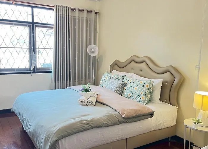 Cozy , 5 Mins Walk To Mrt Bang Kapi Gæstehus
