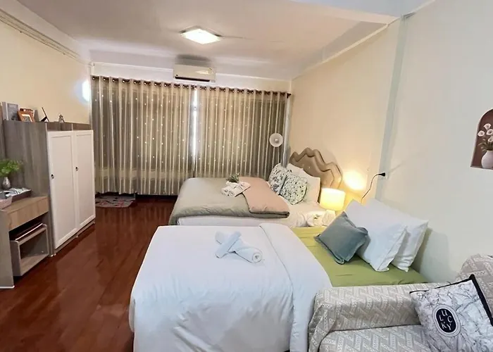 Cozy , 5 Mins Walk To Mrt Bang Kapi Gæstehus