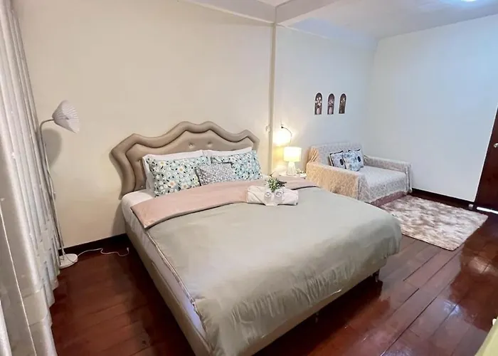 Cozy , 5 Mins Walk To Mrt Bang Kapi Gæstehus *