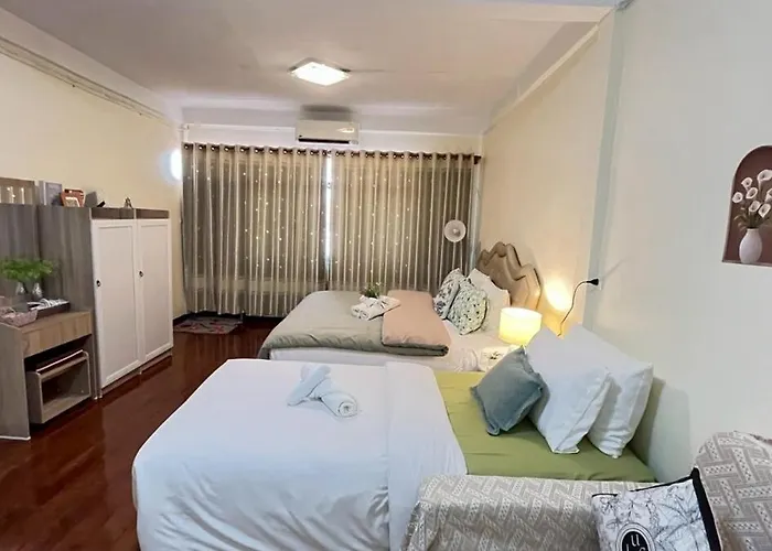 Cozy , 5 Mins Walk To Mrt Bang Kapi Gæstehus